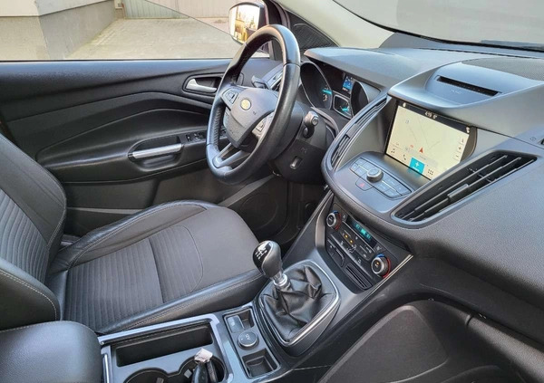Ford Kuga cena 49900 przebieg: 238000, rok produkcji 2016 z Nieszawa małe 352
